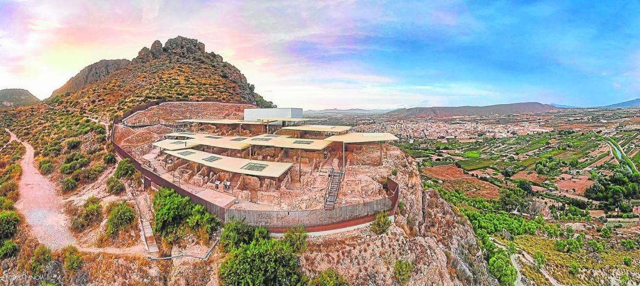 Atico Con Terraza Leilighet Cieza Eksteriør bilde